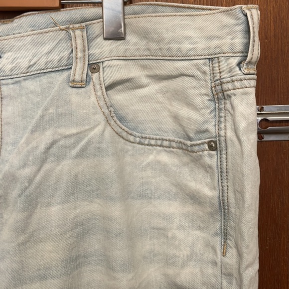 Light Wash American Eagle Distressed Mom Jean - Picture 6 of 12